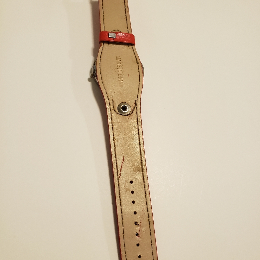 Betty Boop Heart-Shaped Red Watch - Picture 3 of 3
